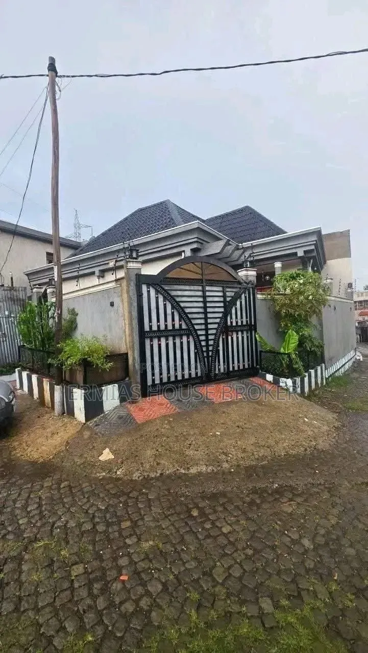 Furnished 4bdrm Villa in ፊጋ, Addis Ketema for sale