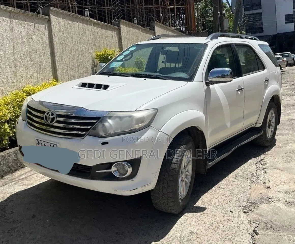 Toyota Fortuner 2015 White