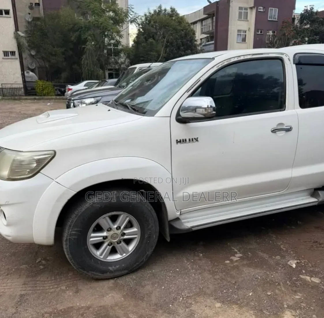 Toyota Hilux 2013 White