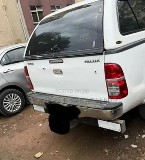 Toyota Hilux 2013 White