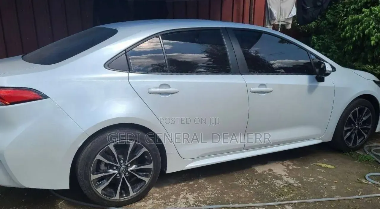Toyota Corolla 2022 Ivory