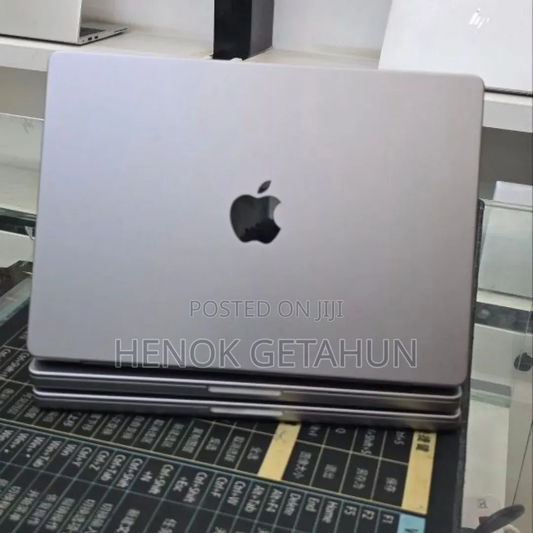 New Laptop Apple MacBook Pro 2021 M1 32GB Apple M1 SSD 512GB