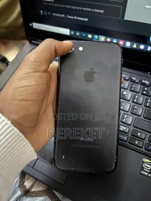 Apple iPhone 7 32 GB Black