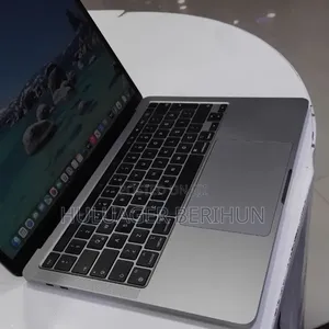 New Laptop Apple MacBook Pro 2020 M1 8GB Apple M1 SSD 256GB
