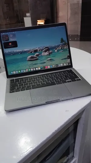 New Laptop Apple MacBook Pro 2020 M1 8GB Apple M1 SSD 256GB