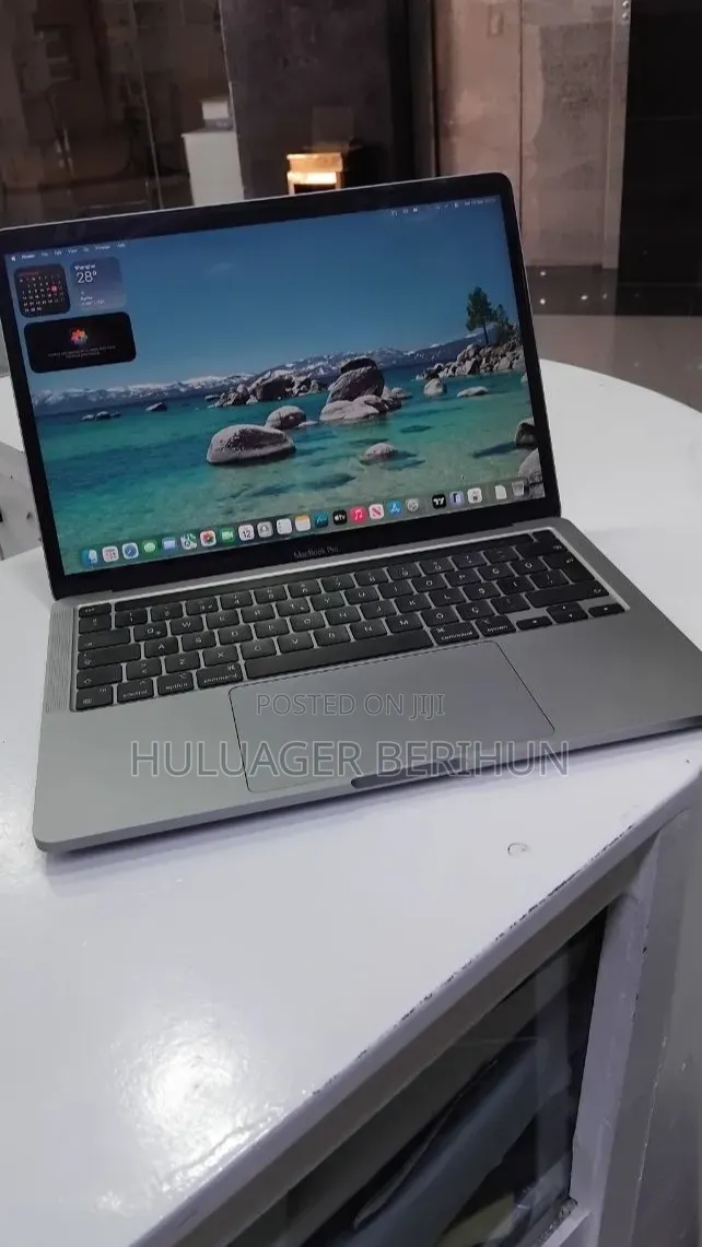 New Laptop Apple MacBook Pro 2020 M1 8GB Apple M1 SSD 256GB