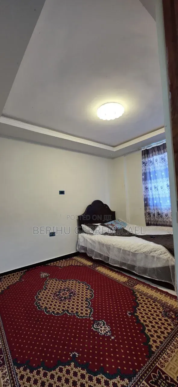 3bdrm Condo in አያት, Yeka for sale