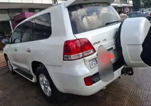 Toyota Land Cruiser 4.7 GX-R 2009 White