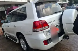 Toyota Land Cruiser 4.7 GX-R 2009 White