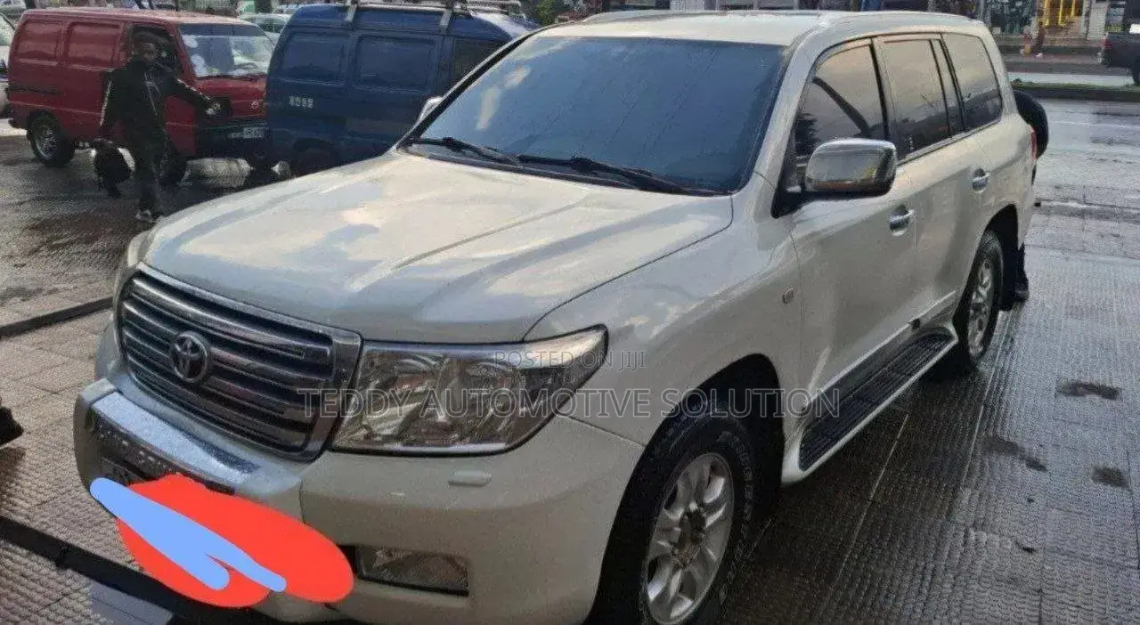 Toyota Land Cruiser 4.7 GX-R 2009 White
