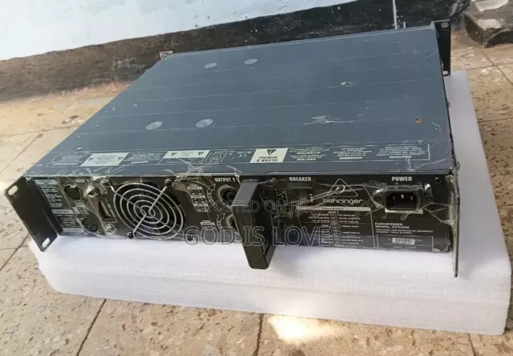 Behringer EP 4000 Power Amplifier