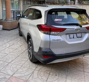 Toyota Rush 2022 Silver