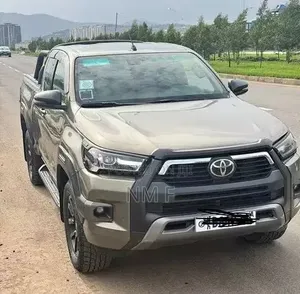 Toyota Hilux 2021 Gray