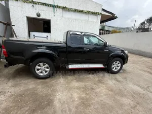 Toyota Hilux 2015 Black