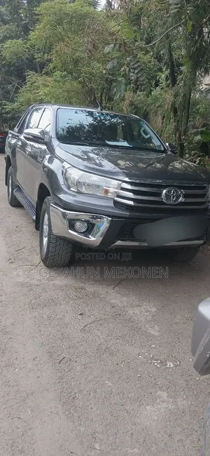 Toyota Hilux 2017 Gray