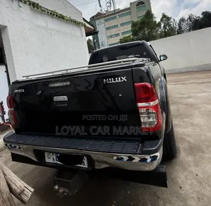 Toyota Hilux 2014 Black