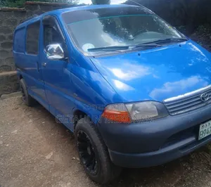 Car 2005 Blue