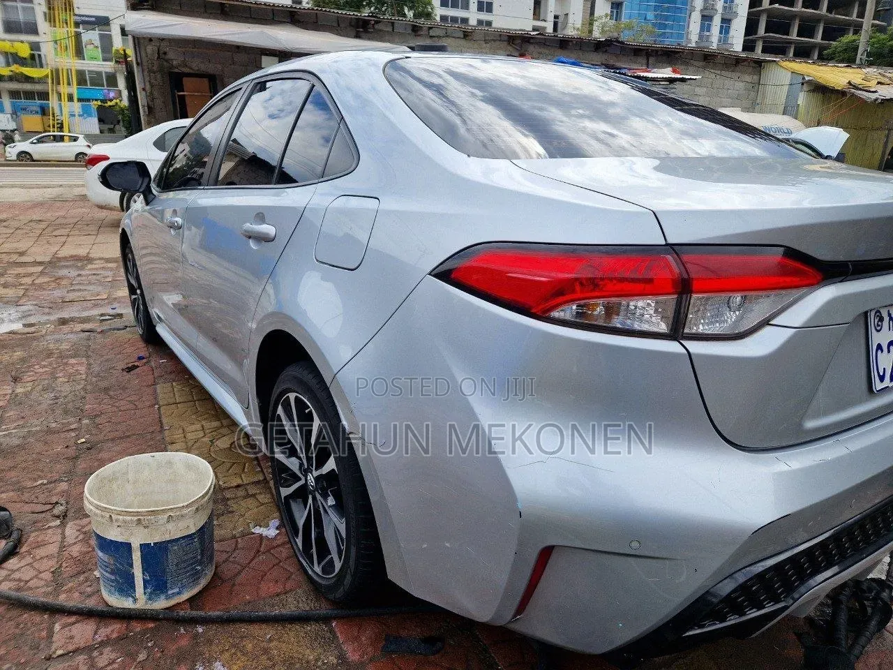 Toyota Corolla 2023 Silver