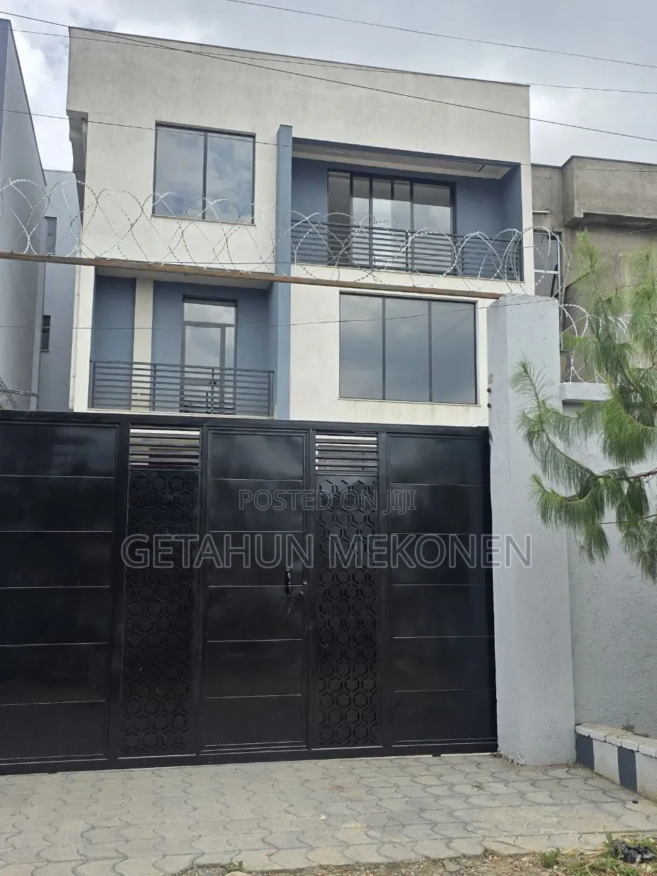 Furnished 2bdrm House in G+2, Bole for sale