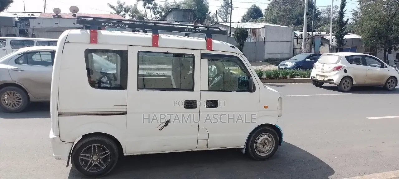 Suzuki Every Wagon 2012 White