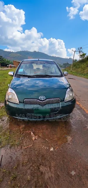Toyota Yaris 2021 Gray