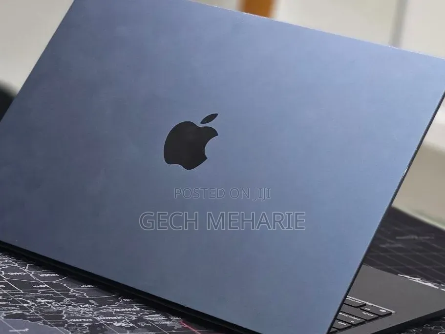 New Laptop Apple MacBook Air 2022 M2 16GB Apple M2 SSD 256GB