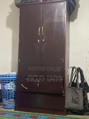Kumsatin(wardrobe)