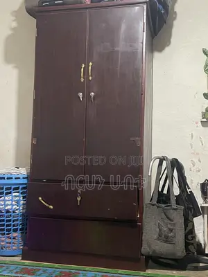 Kumsatin(wardrobe)