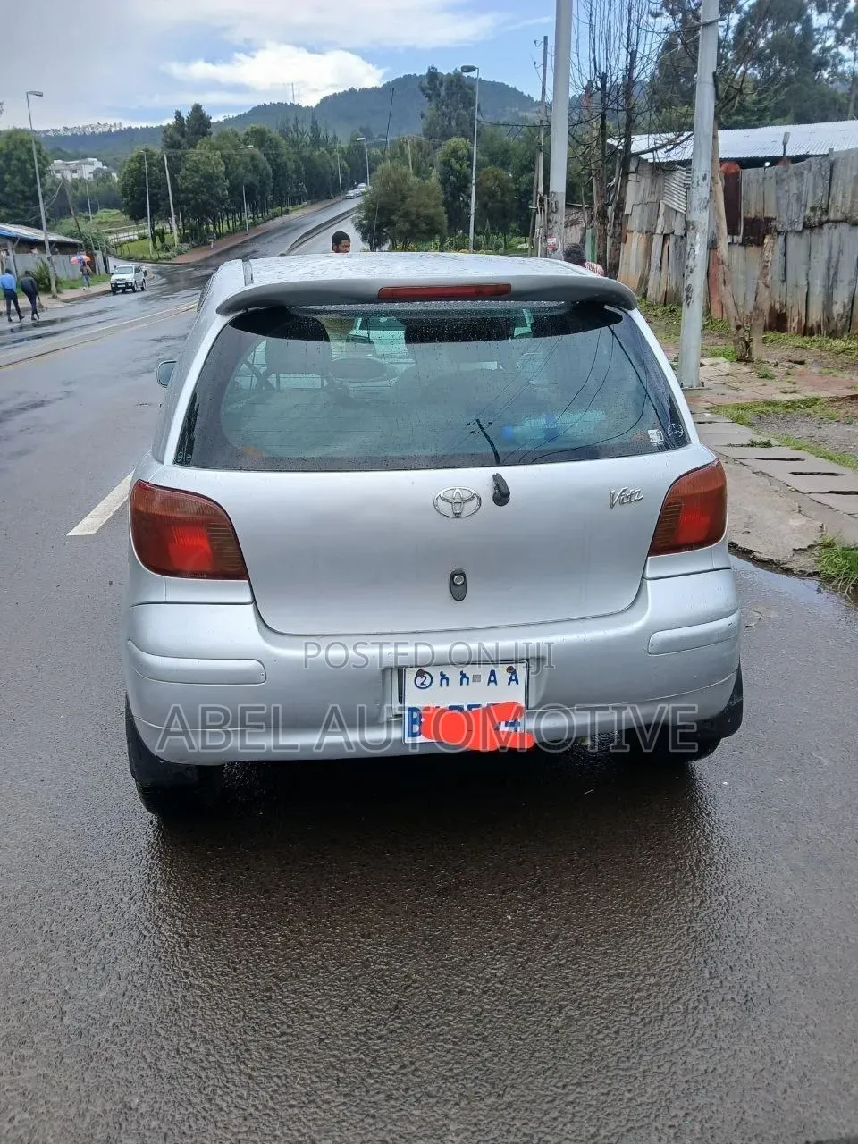 Toyota Vitz 2003 Silver