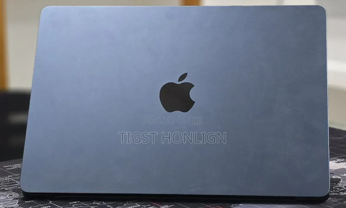 New Laptop Apple MacBook 16GB Apple M2 SSD 256GB