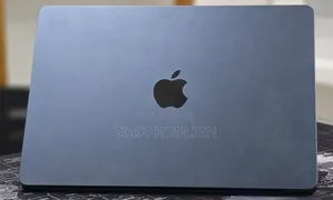 New Laptop Apple MacBook 16GB Apple M2 SSD 256GB