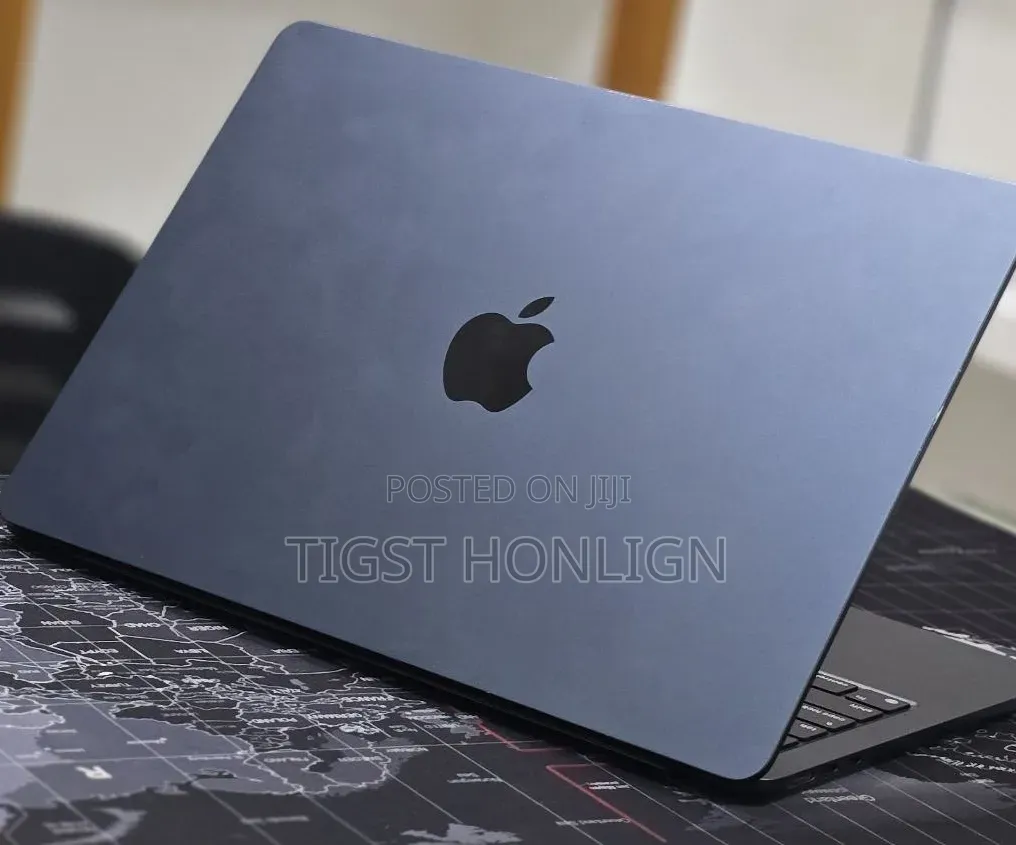 New Laptop Apple MacBook 16GB Apple M2 SSD 256GB