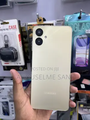 New Samsung Galaxy A06 64 GB Gold