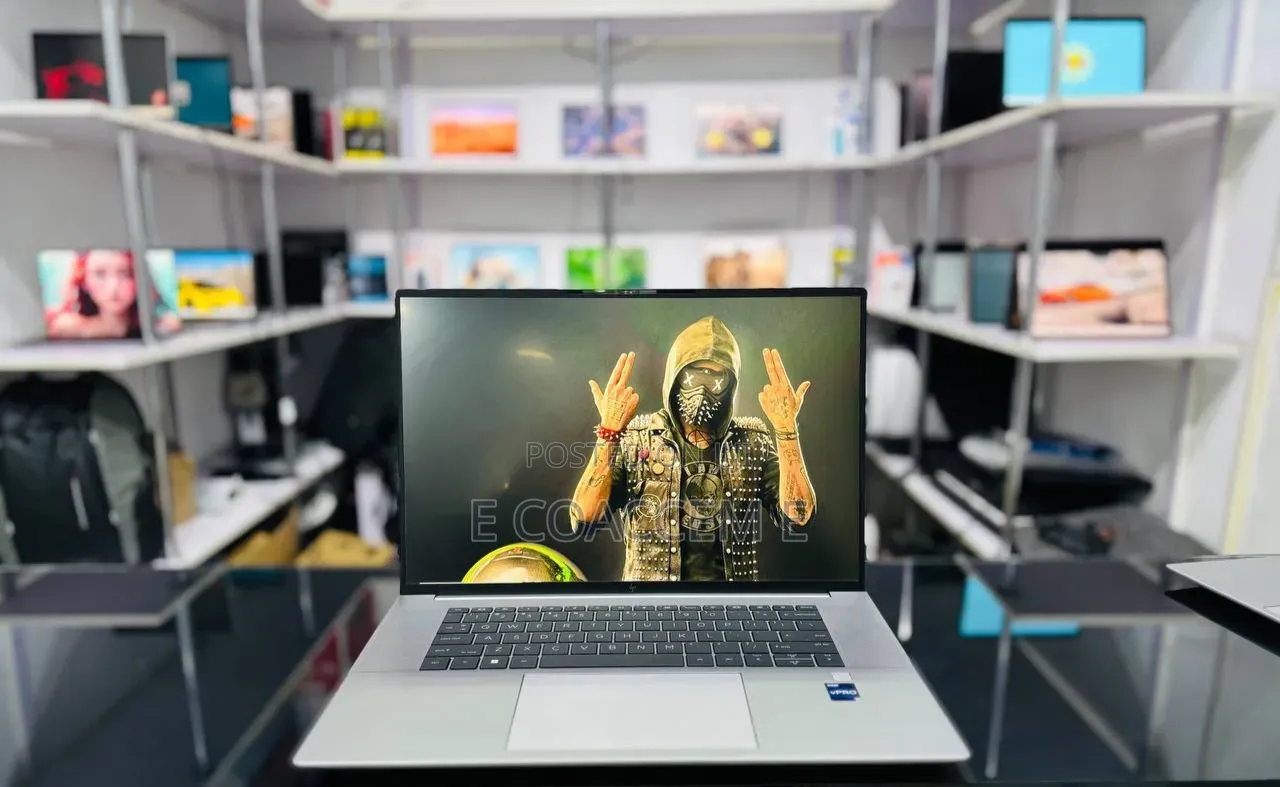 New Laptop HP 16GB Intel Core i9 SSD 512GB