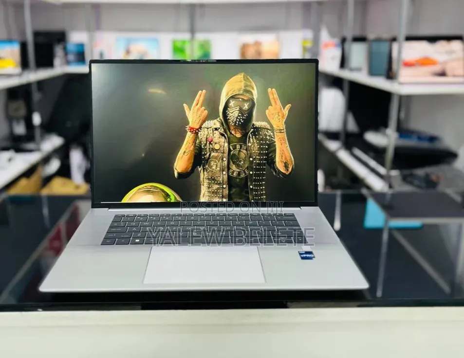 New Laptop HP ZBook Studio 16GB Intel Core i9 SSD 512GB