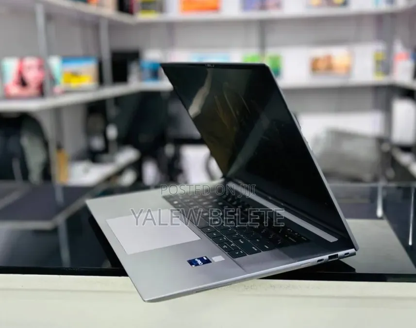 New Laptop HP ZBook Studio 16GB Intel Core i9 SSD 512GB