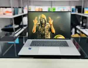 New Laptop HP ZBook Studio 16GB Intel Core i9 SSD 512GB