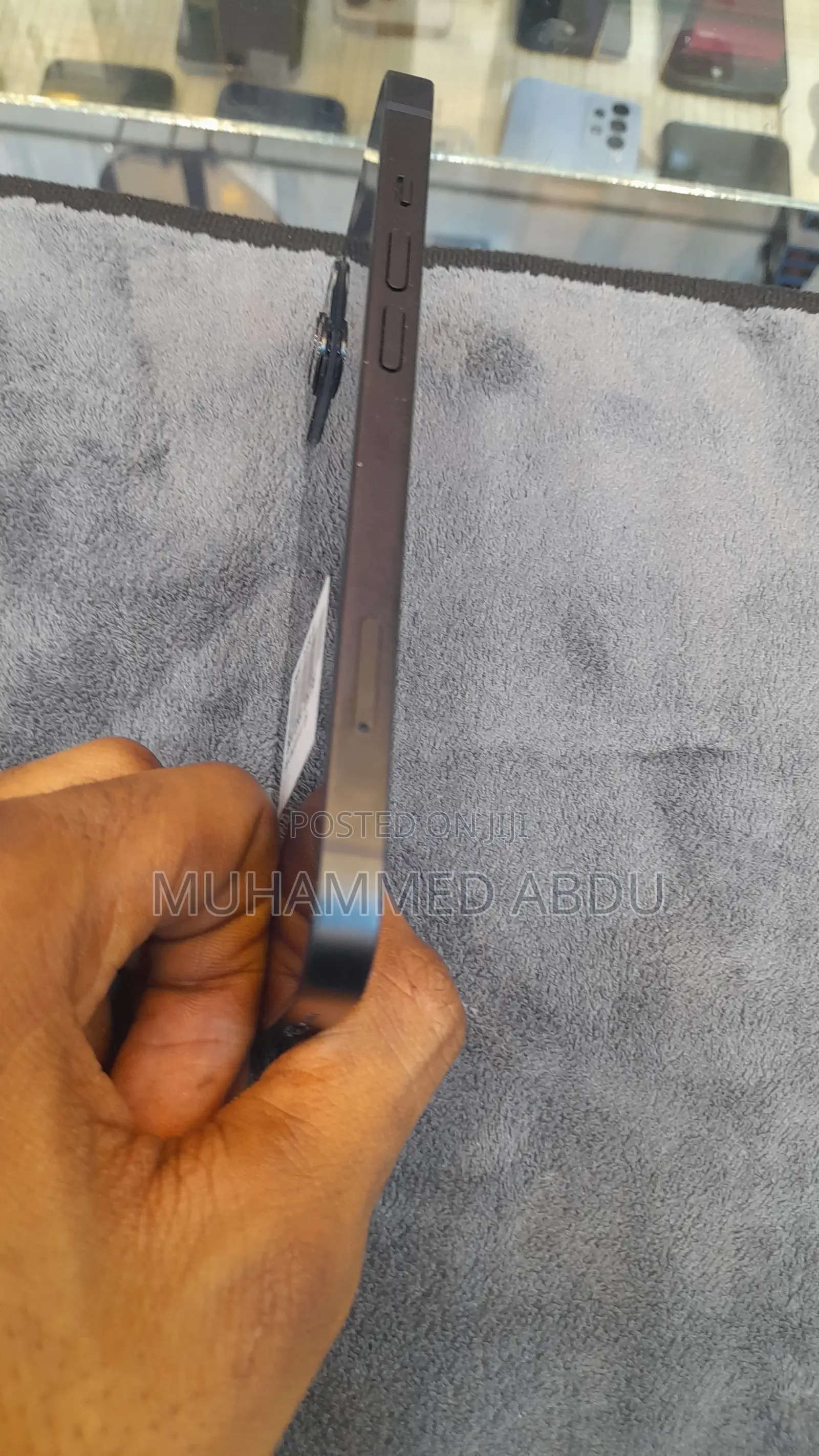 New Apple iPhone 13 128 GB Black