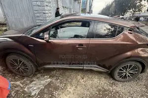 Toyota C-HR 2017 Brown
