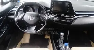 Toyota C-HR 2017 Brown