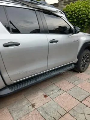 New Toyota Hilux 2025 Silver