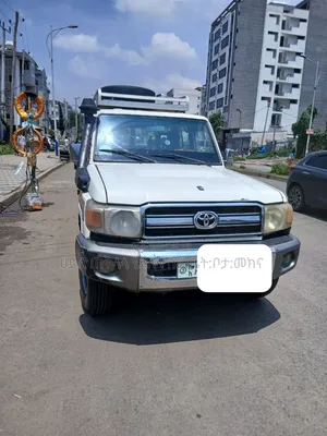 Toyota Land Cruiser 2010 Off white