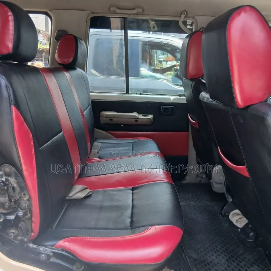 Toyota Land Cruiser 2010 Off white