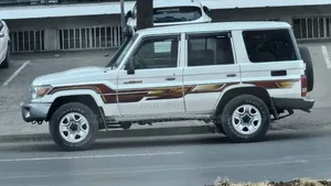 Toyota Land Cruiser 2012 White