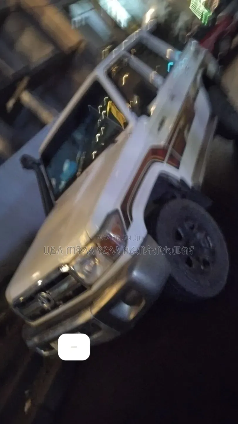 Toyota Land Cruiser 2012 White