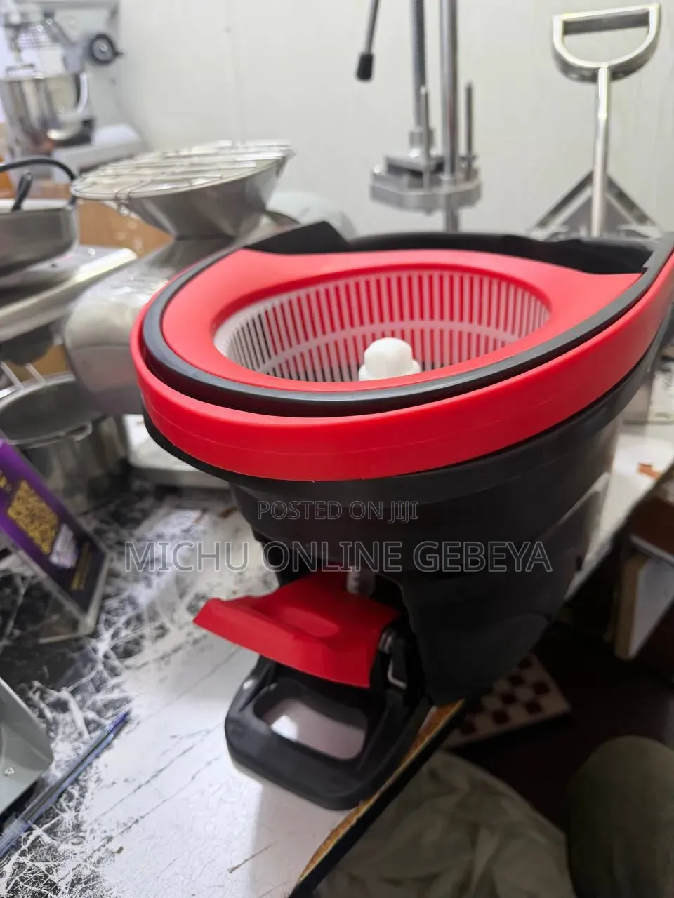 360° የሚሽከረከርና እራሱ የሚጨምቅ መወልወያ/ Spin Mop/ Free Delivery