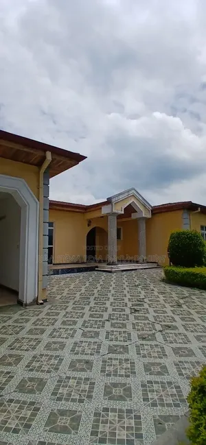 Furnished 6bdrm Villa in Ccd Real State, Oromia-Finfinne for sale