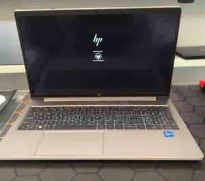 New Laptop HP ZBook Studio G8 16GB Intel Core i7 SSD 512GB