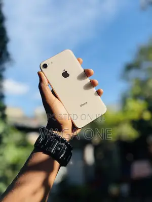 New Apple iPhone 8 64 GB Gold