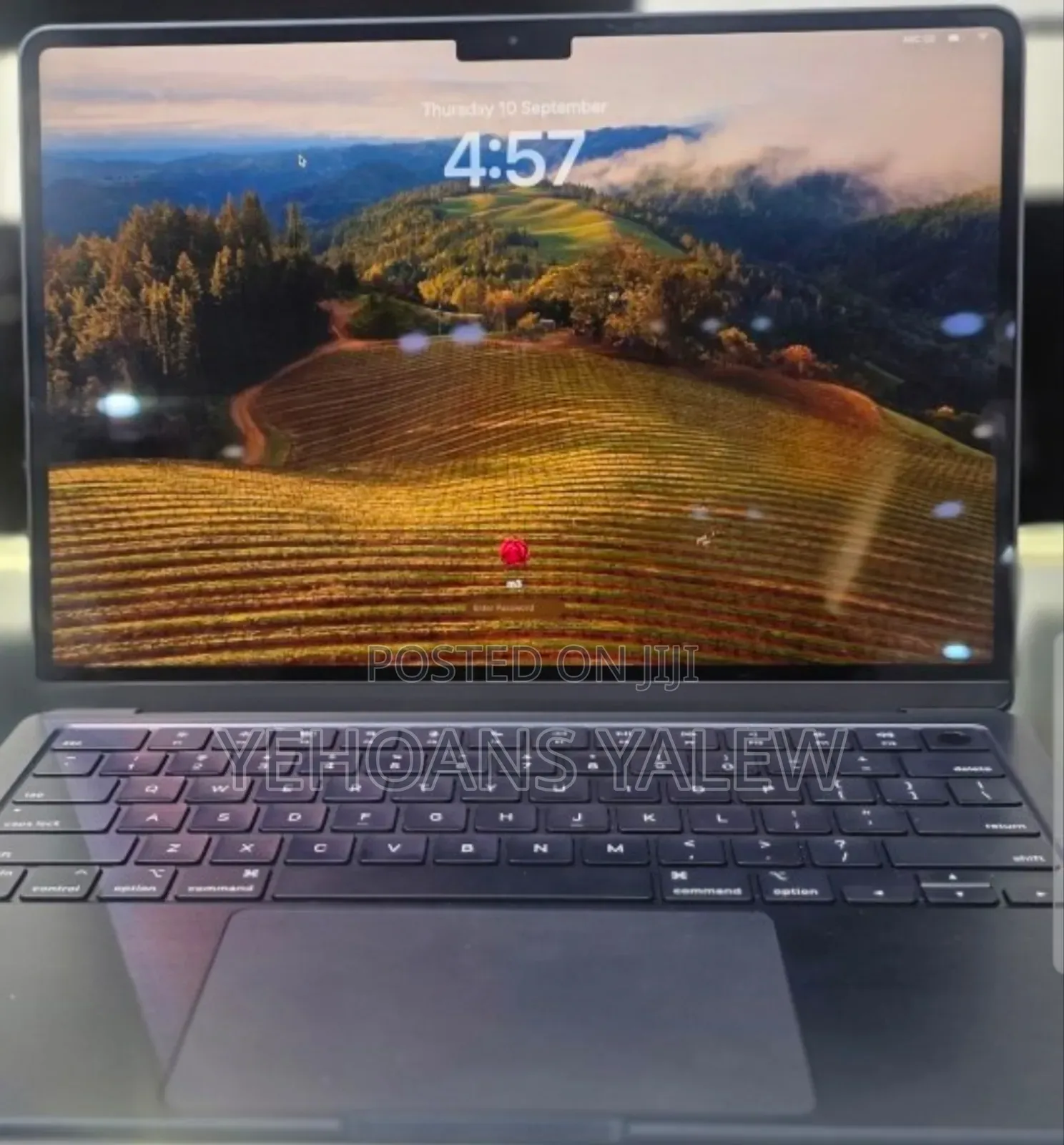 New Laptop Apple MacBook Air 2024 M3 8GB Apple M3 SSD 256GB